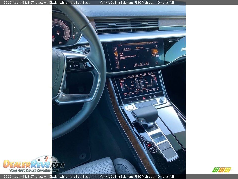 Controls of 2019 Audi A8 L 3.0T quattro Photo #10