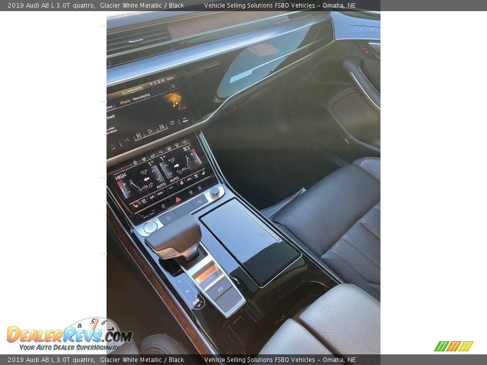 Controls of 2019 Audi A8 L 3.0T quattro Photo #11
