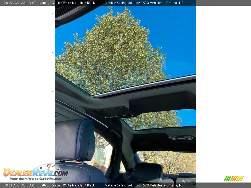 Sunroof of 2019 Audi A8 L 3.0T quattro Photo #12