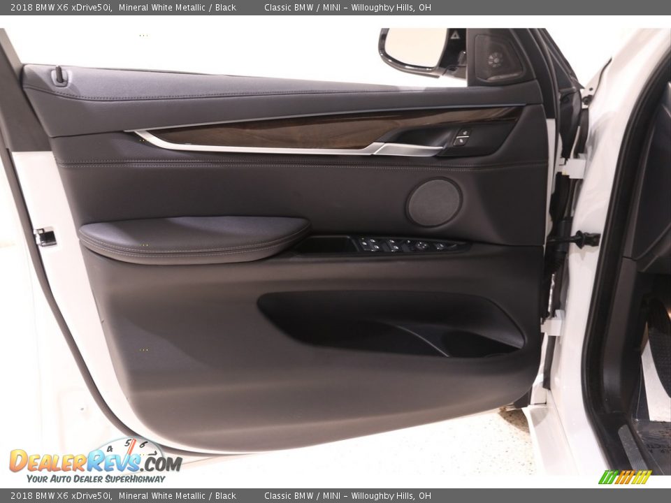 2018 BMW X6 xDrive50i Mineral White Metallic / Black Photo #4