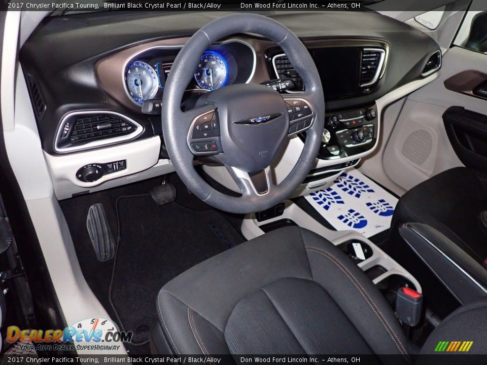 2017 Chrysler Pacifica Touring Brilliant Black Crystal Pearl / Black/Alloy Photo #20
