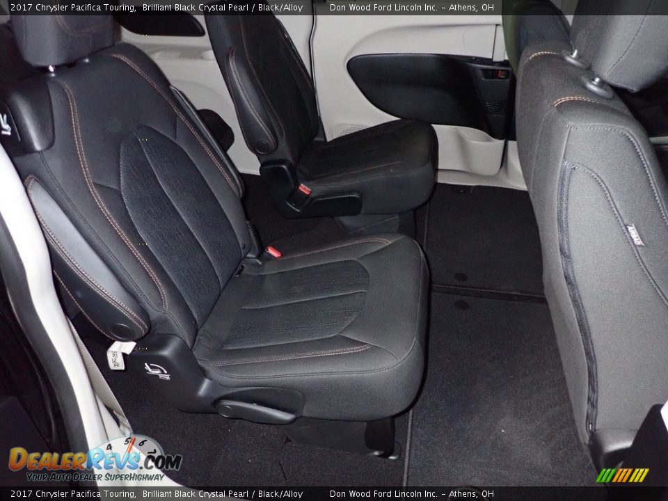 2017 Chrysler Pacifica Touring Brilliant Black Crystal Pearl / Black/Alloy Photo #24