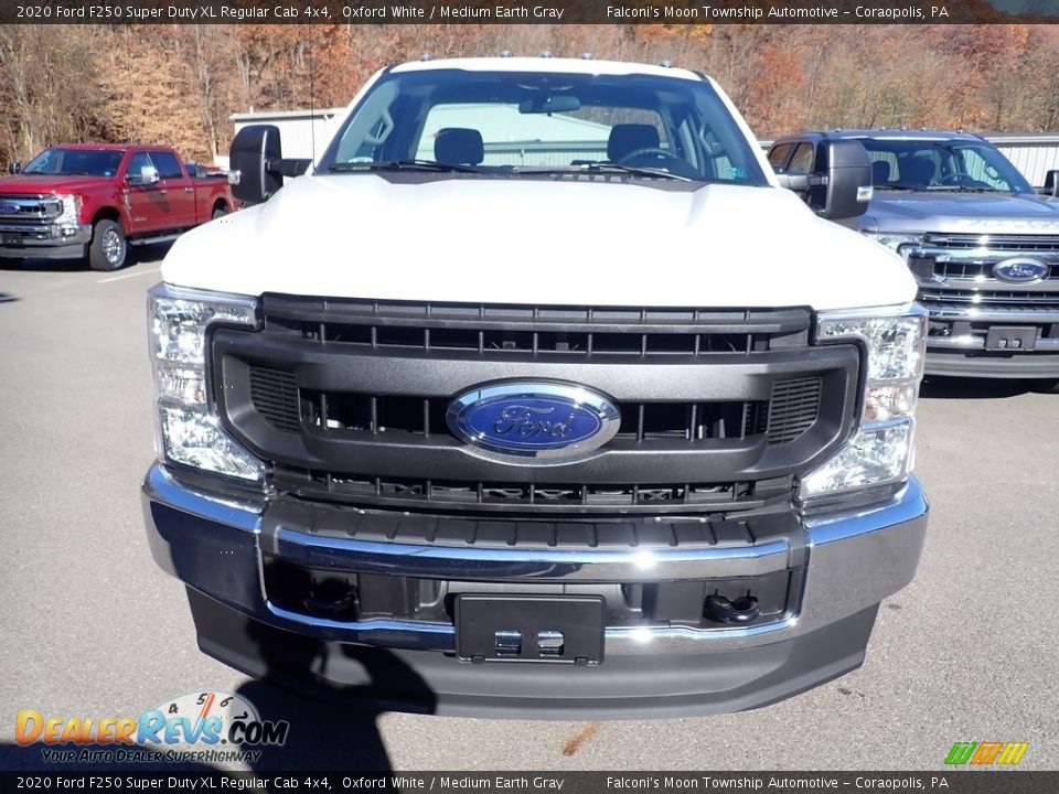 2020 Ford F250 Super Duty XL Regular Cab 4x4 Oxford White / Medium Earth Gray Photo #4