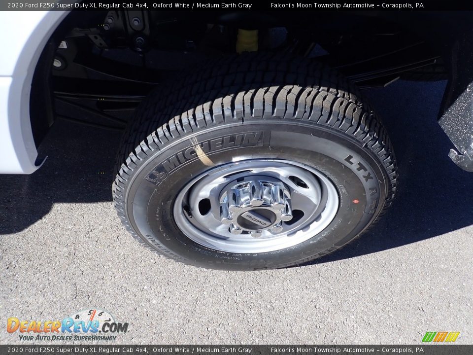 2020 Ford F250 Super Duty XL Regular Cab 4x4 Oxford White / Medium Earth Gray Photo #7