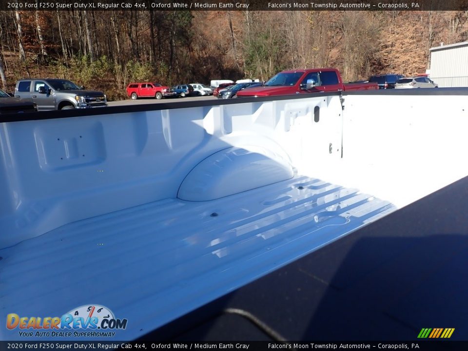 2020 Ford F250 Super Duty XL Regular Cab 4x4 Oxford White / Medium Earth Gray Photo #8