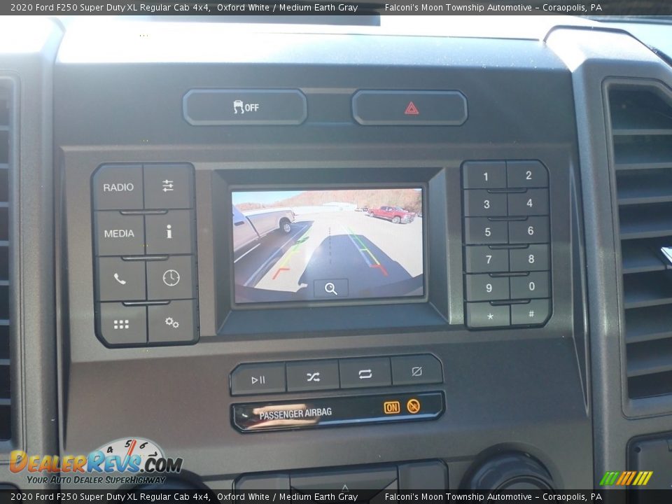2020 Ford F250 Super Duty XL Regular Cab 4x4 Oxford White / Medium Earth Gray Photo #13