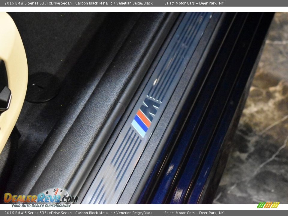 2016 BMW 5 Series 535i xDrive Sedan Carbon Black Metallic / Venetian Beige/Black Photo #17
