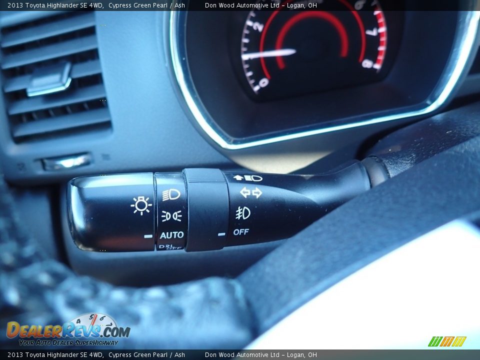 2013 Toyota Highlander SE 4WD Cypress Green Pearl / Ash Photo #26