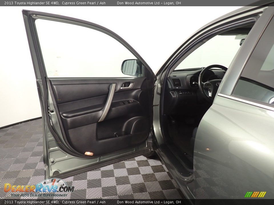 2013 Toyota Highlander SE 4WD Cypress Green Pearl / Ash Photo #34
