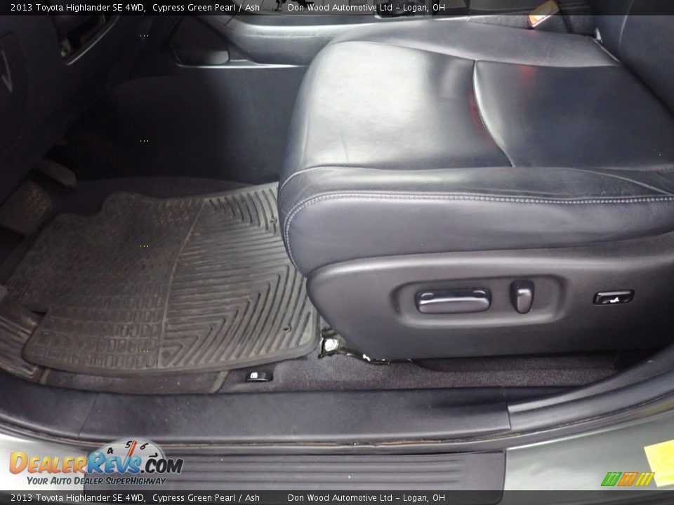 2013 Toyota Highlander SE 4WD Cypress Green Pearl / Ash Photo #35