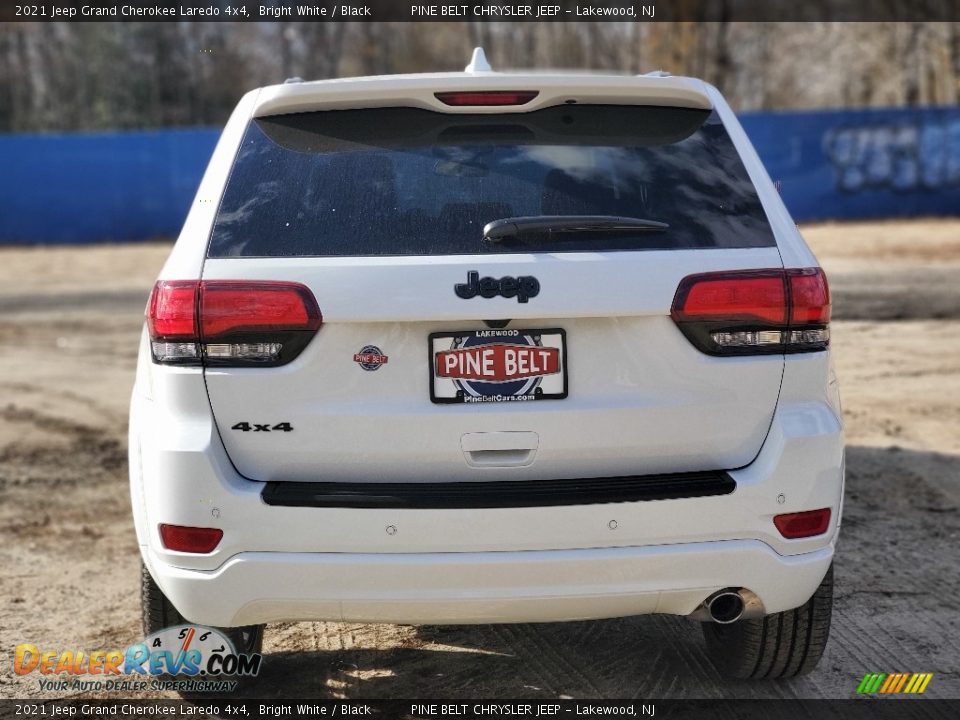 2021 Jeep Grand Cherokee Laredo 4x4 Bright White / Black Photo #7