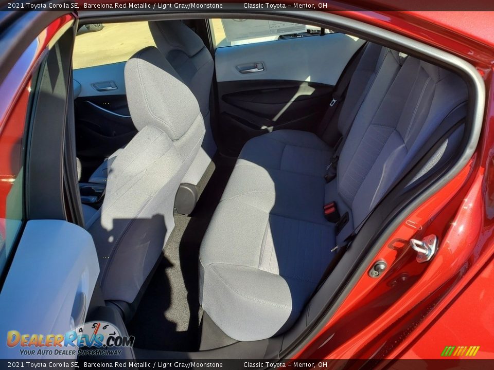 2021 Toyota Corolla SE Barcelona Red Metallic / Light Gray/Moonstone Photo #3