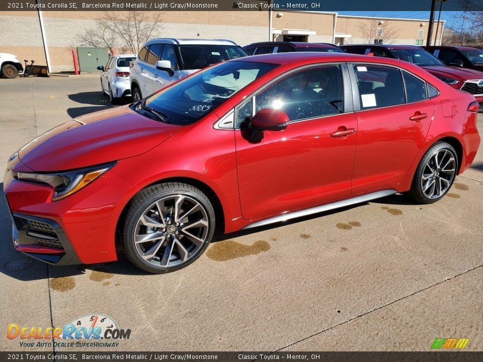 2021 Toyota Corolla SE Barcelona Red Metallic / Light Gray/Moonstone Photo #6