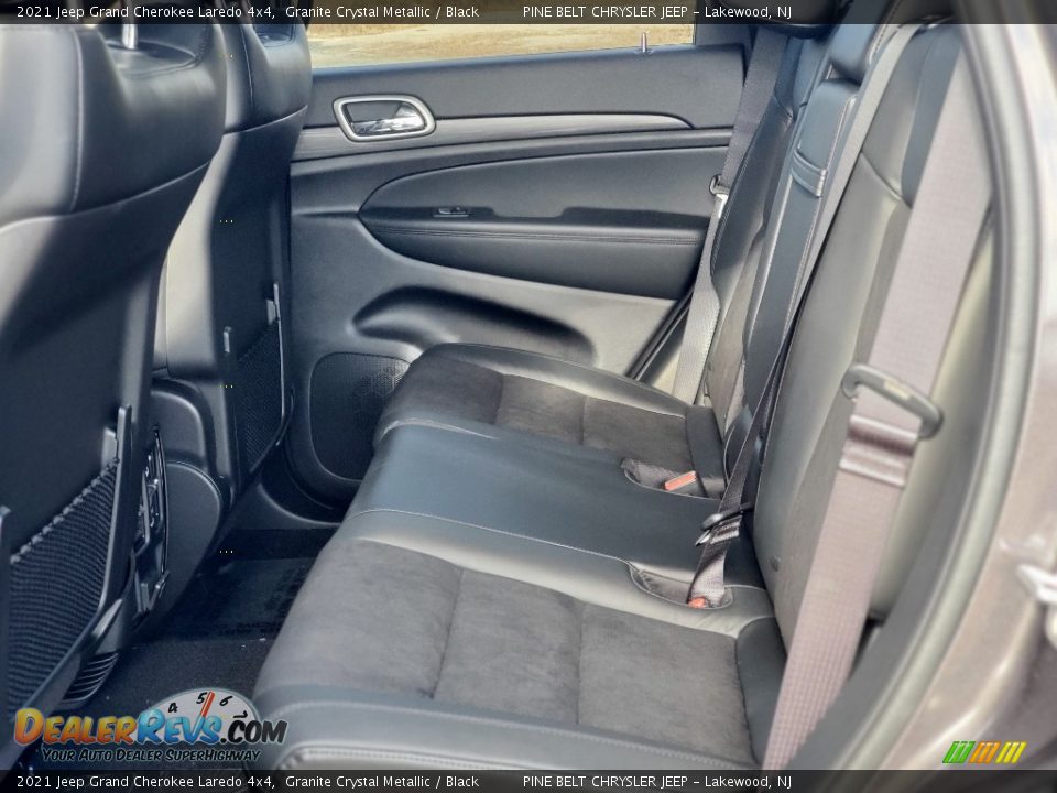 2021 Jeep Grand Cherokee Laredo 4x4 Granite Crystal Metallic / Black Photo #9