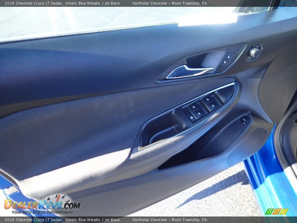 2016 Chevrolet Cruze LT Sedan Kinetic Blue Metallic / Jet Black Photo #24