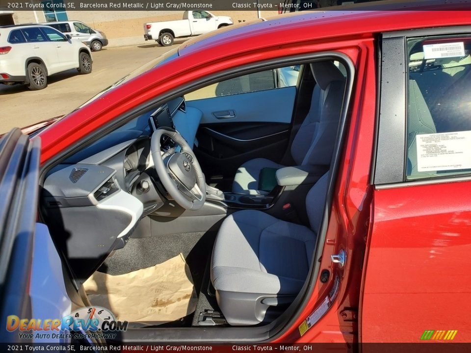 2021 Toyota Corolla SE Barcelona Red Metallic / Light Gray/Moonstone Photo #7