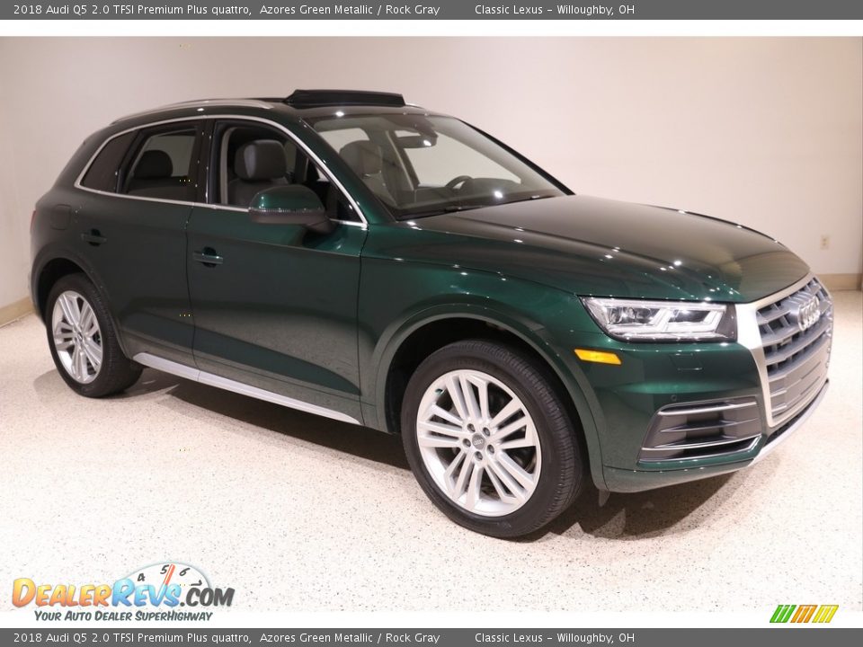 Front 3/4 View of 2018 Audi Q5 2.0 TFSI Premium Plus quattro Photo #1