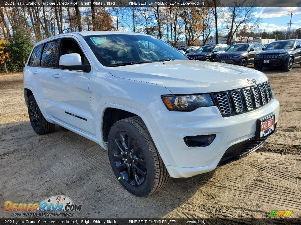 2021 Jeep Grand Cherokee Laredo 4x4 Bright White / Black Photo #1