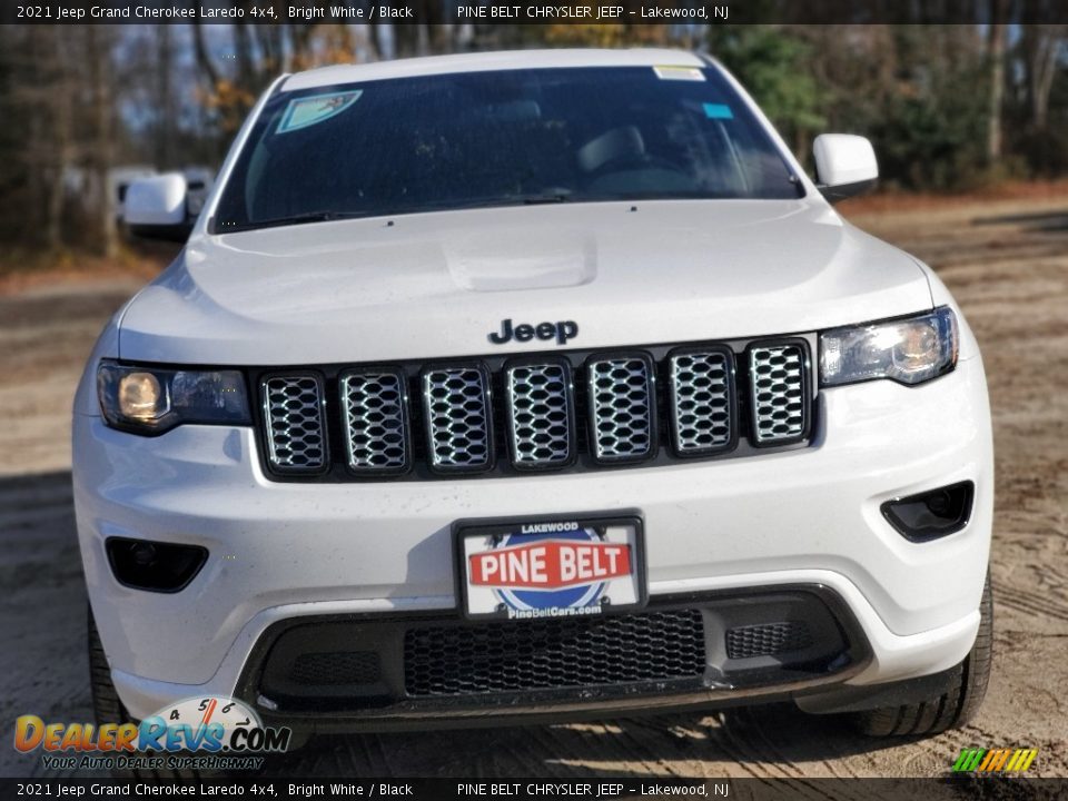 2021 Jeep Grand Cherokee Laredo 4x4 Bright White / Black Photo #3