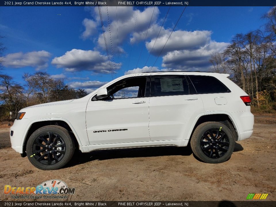 2021 Jeep Grand Cherokee Laredo 4x4 Bright White / Black Photo #4