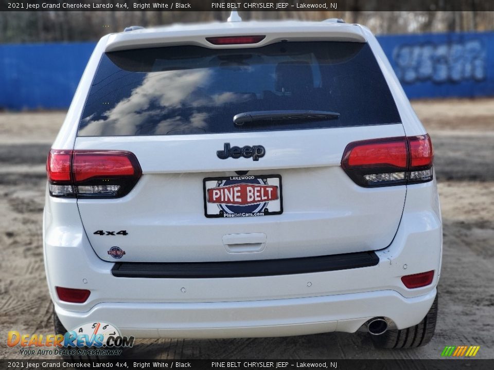 2021 Jeep Grand Cherokee Laredo 4x4 Bright White / Black Photo #7