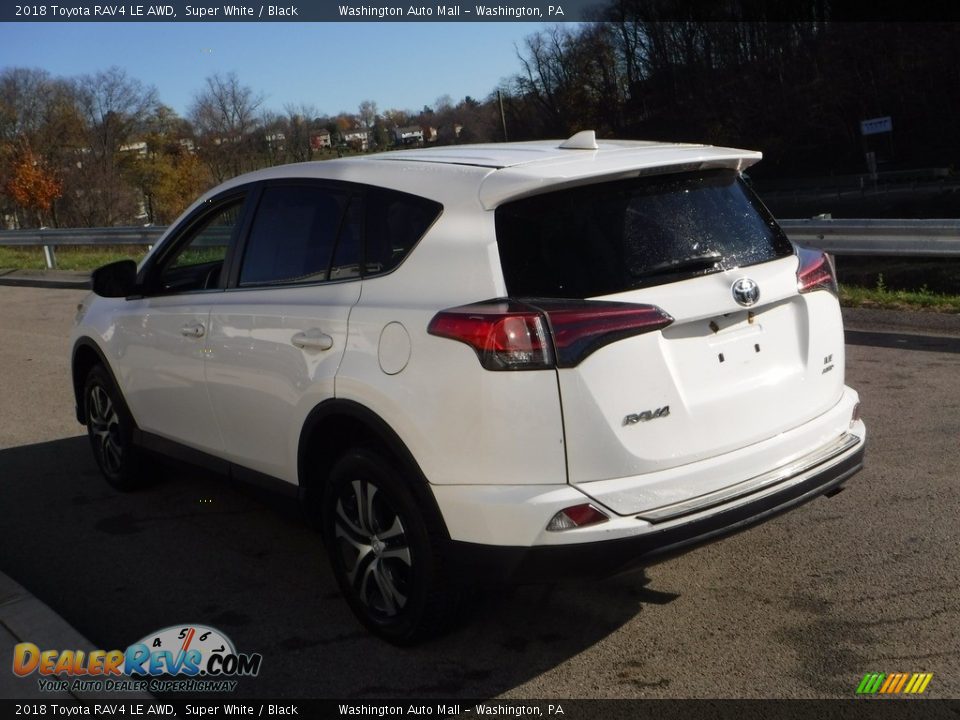 2018 Toyota RAV4 LE AWD Super White / Black Photo #12