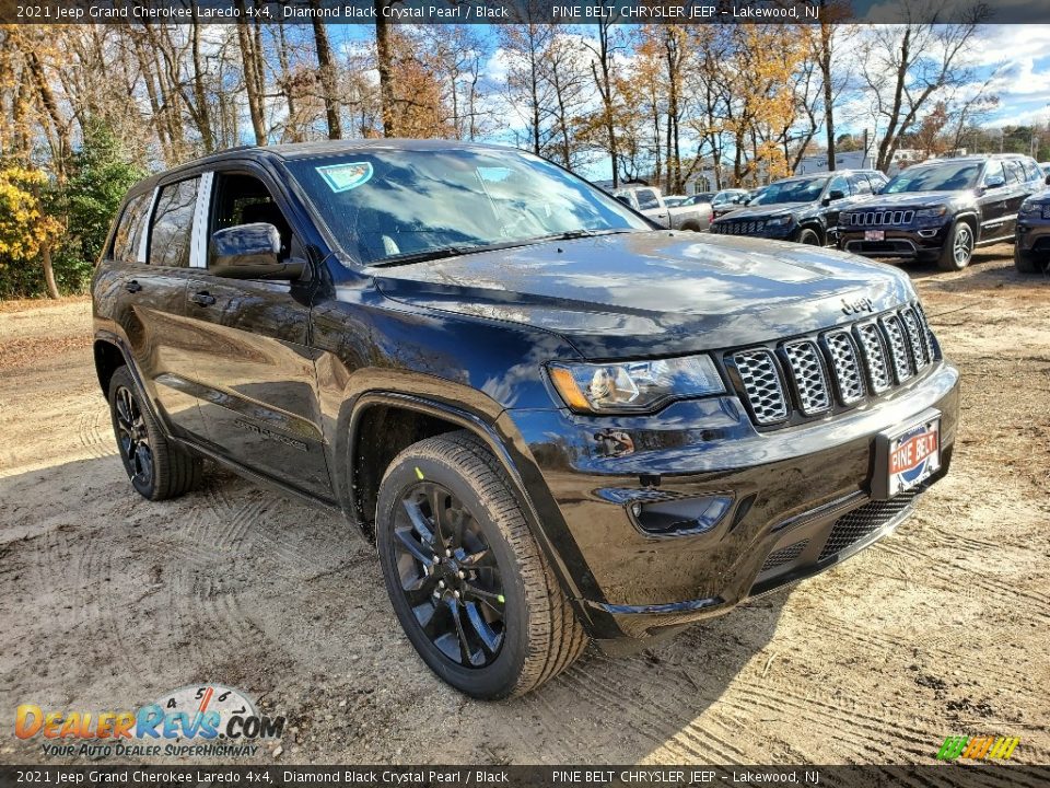 2021 Jeep Grand Cherokee Laredo 4x4 Diamond Black Crystal Pearl / Black Photo #1