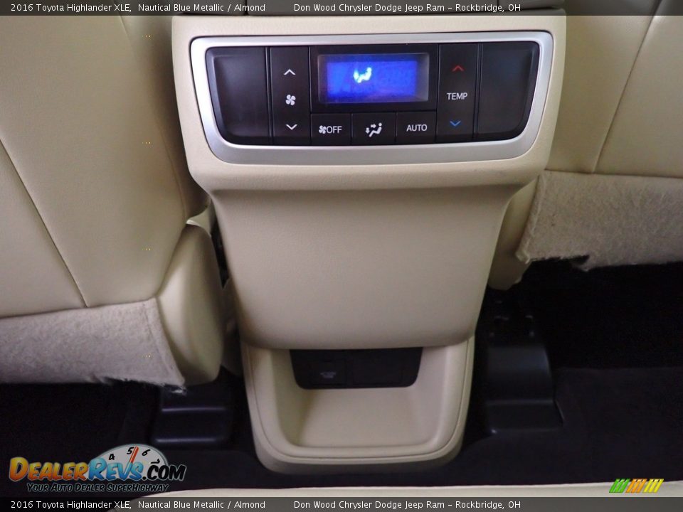 2016 Toyota Highlander XLE Nautical Blue Metallic / Almond Photo #31
