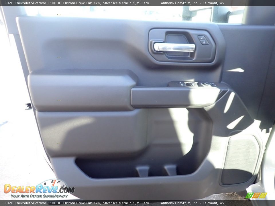 2020 Chevrolet Silverado 2500HD Custom Crew Cab 4x4 Silver Ice Metallic / Jet Black Photo #12