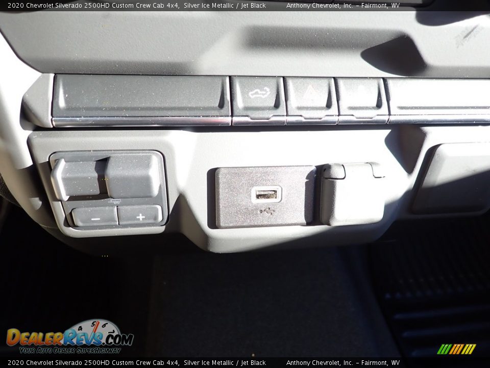 2020 Chevrolet Silverado 2500HD Custom Crew Cab 4x4 Silver Ice Metallic / Jet Black Photo #20
