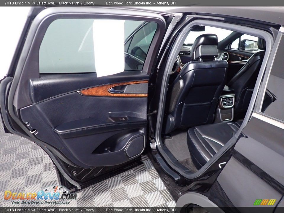 Door Panel of 2018 Lincoln MKX Select AWD Photo #21