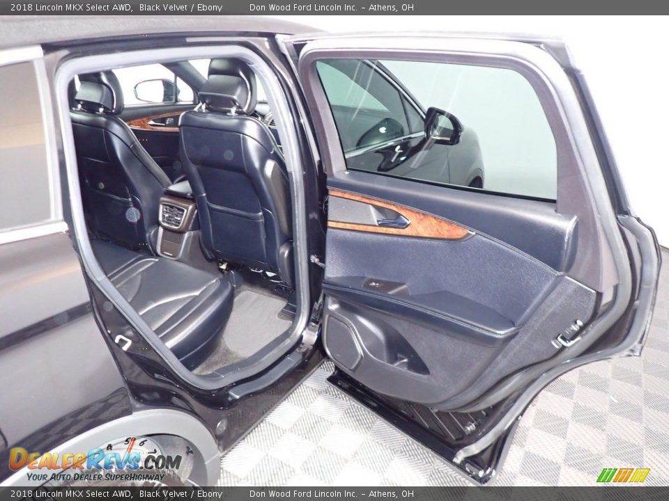 Door Panel of 2018 Lincoln MKX Select AWD Photo #23