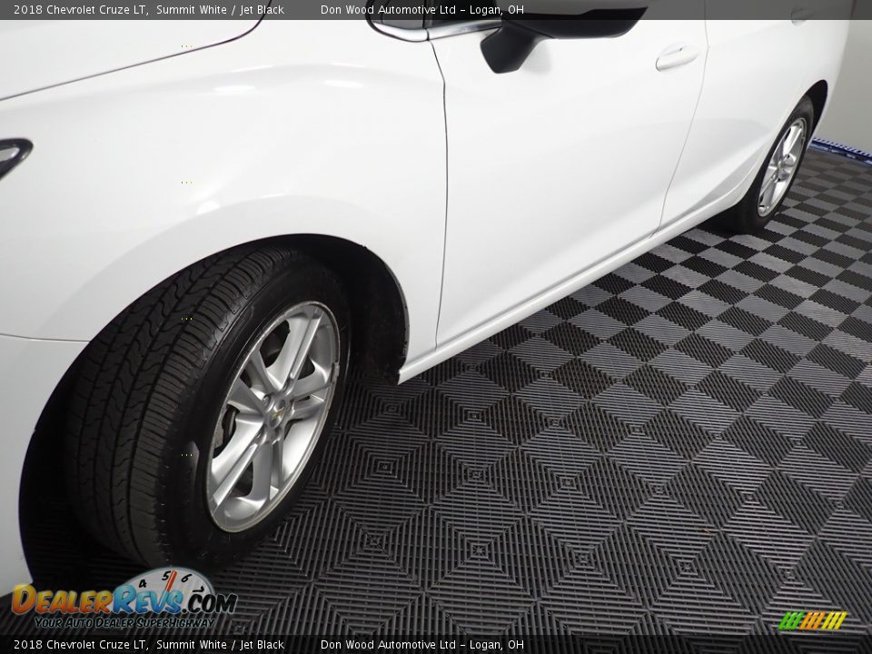 2018 Chevrolet Cruze LT Summit White / Jet Black Photo #9