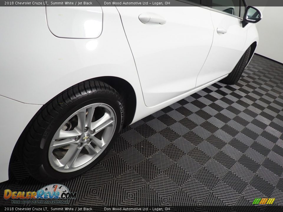 2018 Chevrolet Cruze LT Summit White / Jet Black Photo #16