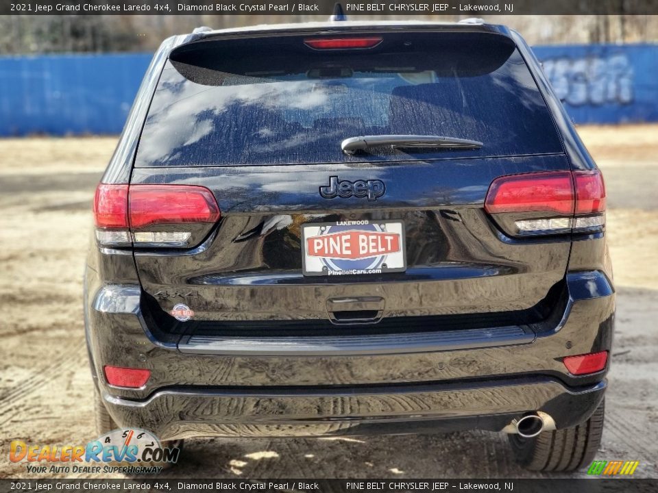 2021 Jeep Grand Cherokee Laredo 4x4 Diamond Black Crystal Pearl / Black Photo #7