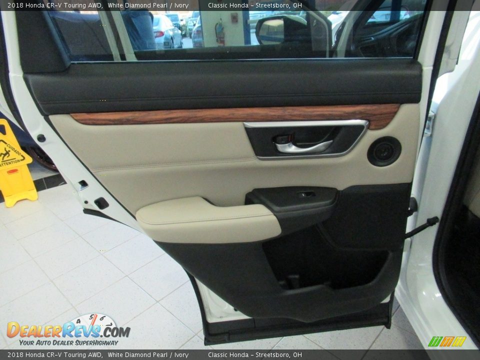 2018 Honda CR-V Touring AWD White Diamond Pearl / Ivory Photo #23