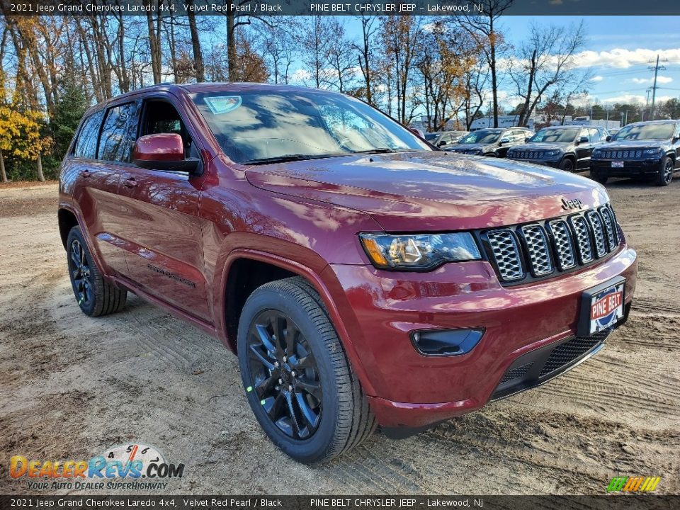 2021 Jeep Grand Cherokee Laredo 4x4 Velvet Red Pearl / Black Photo #1