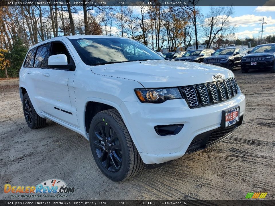 2021 Jeep Grand Cherokee Laredo 4x4 Bright White / Black Photo #1