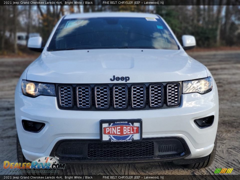 2021 Jeep Grand Cherokee Laredo 4x4 Bright White / Black Photo #3