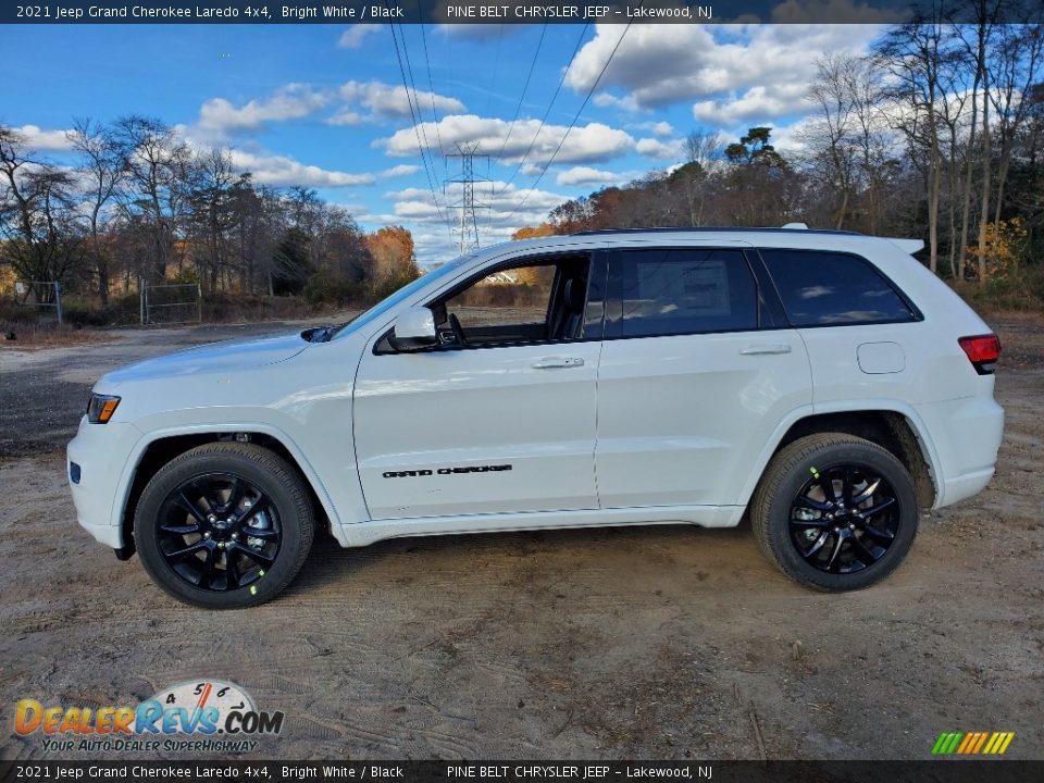 2021 Jeep Grand Cherokee Laredo 4x4 Bright White / Black Photo #4