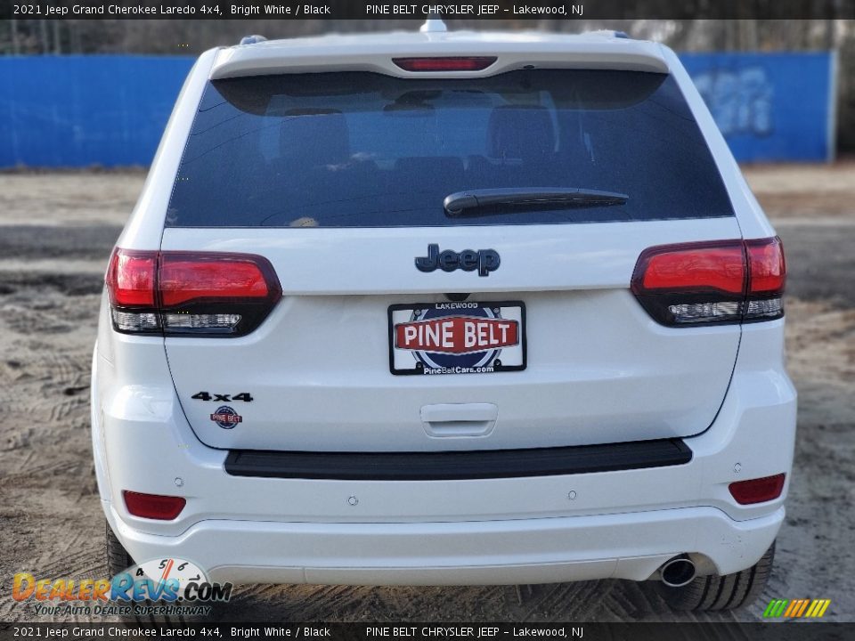 2021 Jeep Grand Cherokee Laredo 4x4 Bright White / Black Photo #7