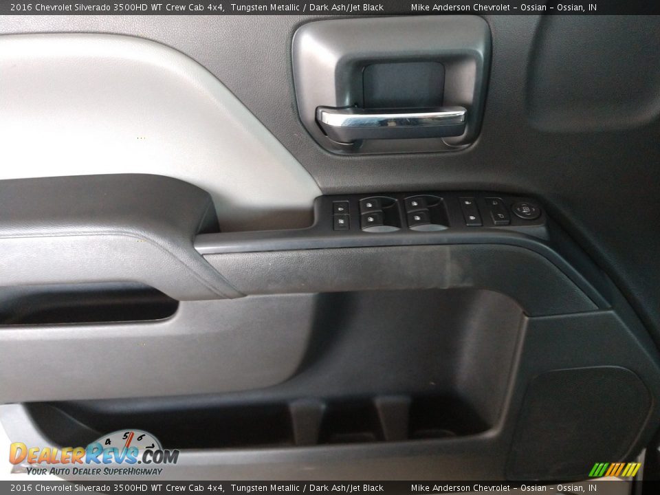 Door Panel of 2016 Chevrolet Silverado 3500HD WT Crew Cab 4x4 Photo #23