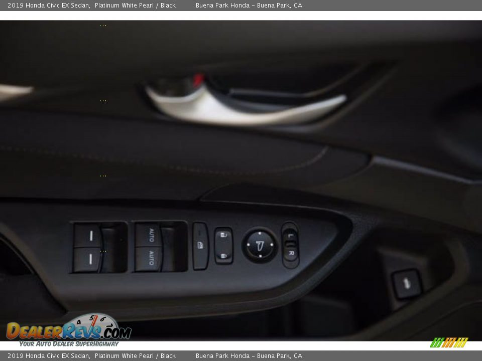 2019 Honda Civic EX Sedan Platinum White Pearl / Black Photo #31