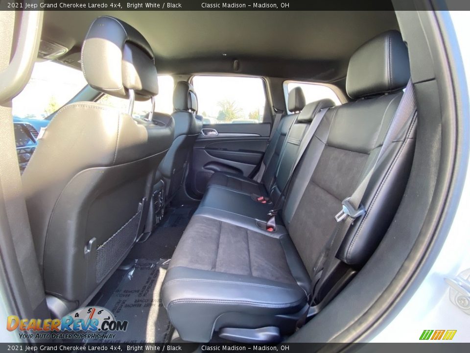 2021 Jeep Grand Cherokee Laredo 4x4 Bright White / Black Photo #3