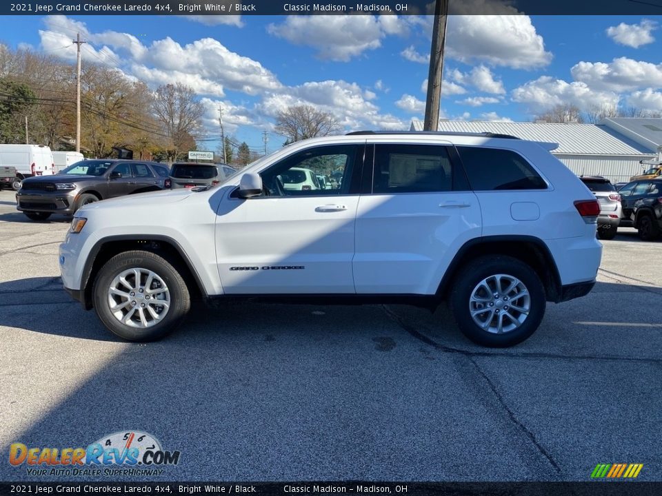 2021 Jeep Grand Cherokee Laredo 4x4 Bright White / Black Photo #8