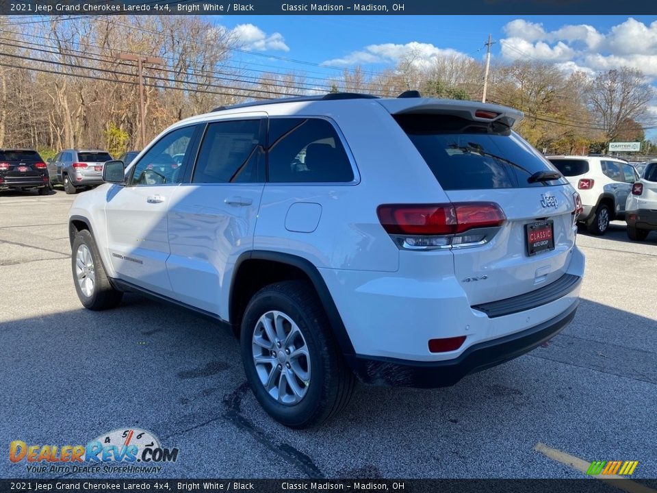 2021 Jeep Grand Cherokee Laredo 4x4 Bright White / Black Photo #9