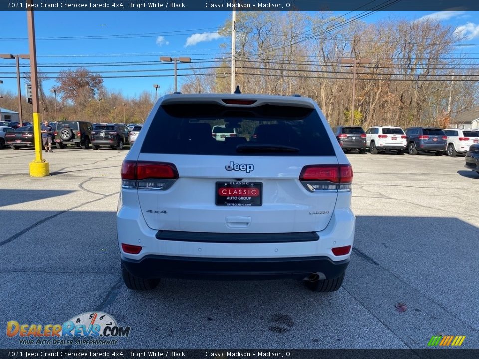 2021 Jeep Grand Cherokee Laredo 4x4 Bright White / Black Photo #10