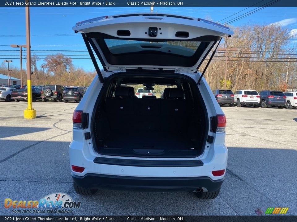 2021 Jeep Grand Cherokee Laredo 4x4 Bright White / Black Photo #11