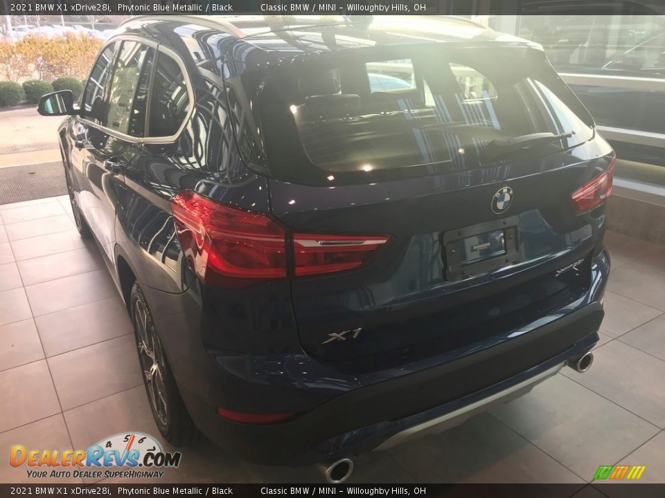 2021 BMW X1 xDrive28i Phytonic Blue Metallic / Black Photo #2