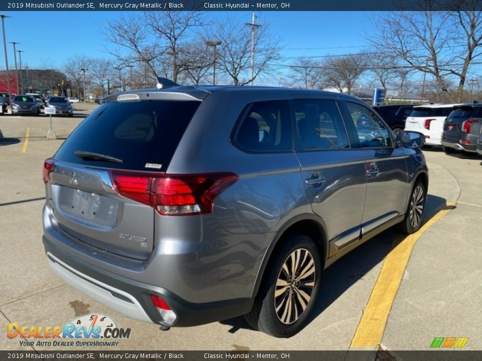 2019 Mitsubishi Outlander SE Mercury Gray Metallic / Black Photo #2